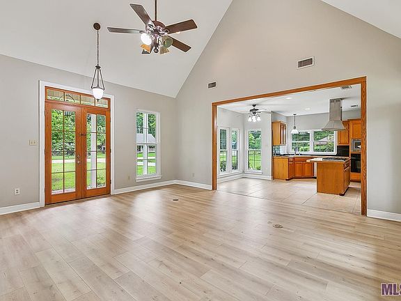 2nd image of 16620 Spanish Ct