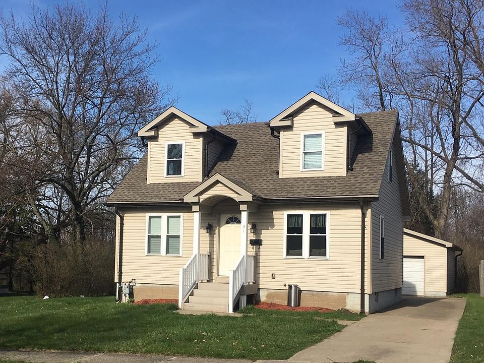 Adorable Three bedroom, 1/2 block from Lake Erie Beach