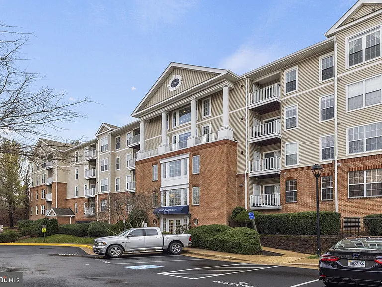 7011 Falls Reach Dr #103 — Photo 3