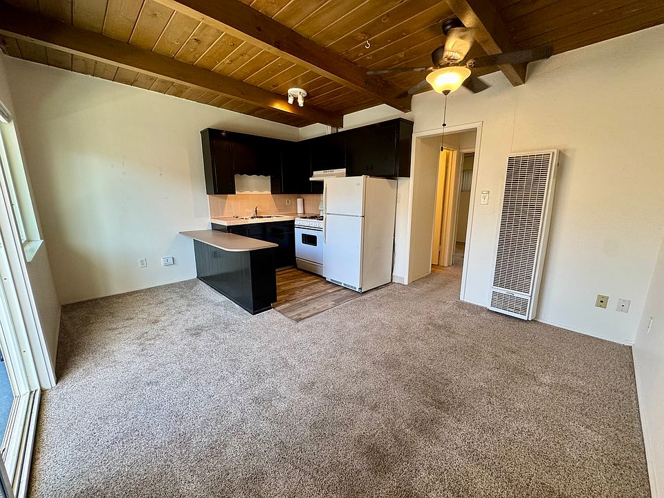 Living room & Kitchen