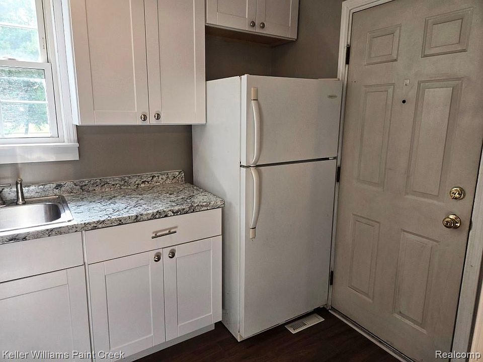 461 W Hayes Ave, photo 17