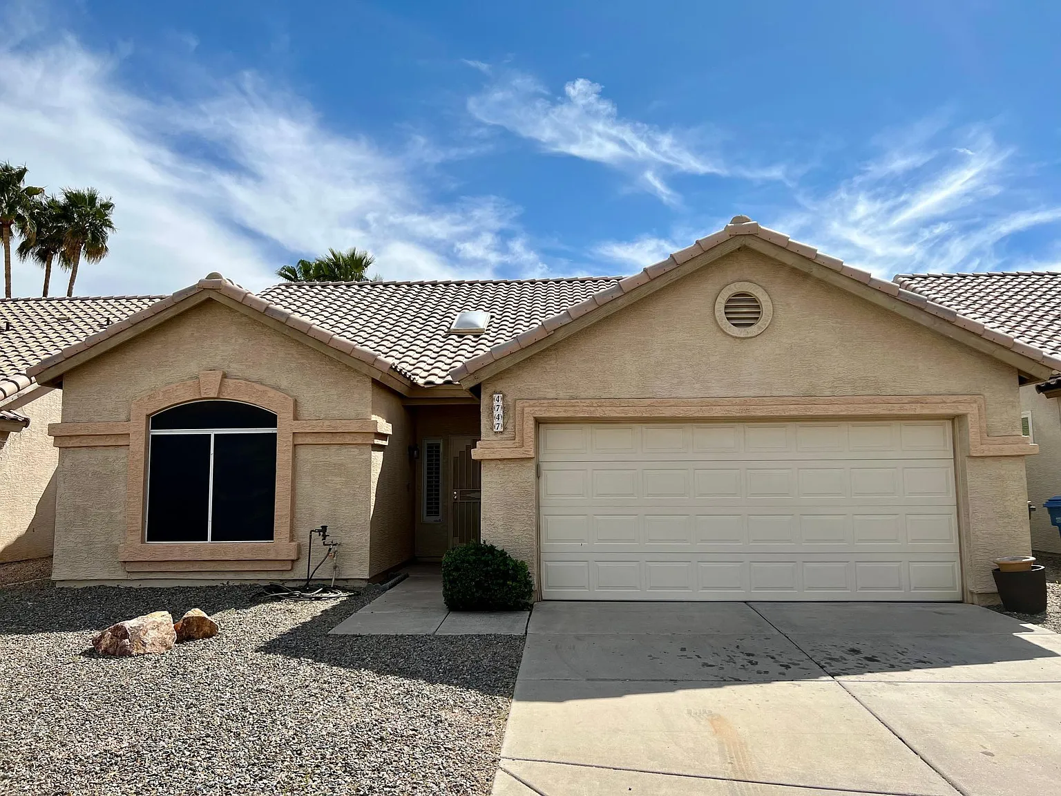 3 bed, 1489 sqft, $2,400 — Photo 1