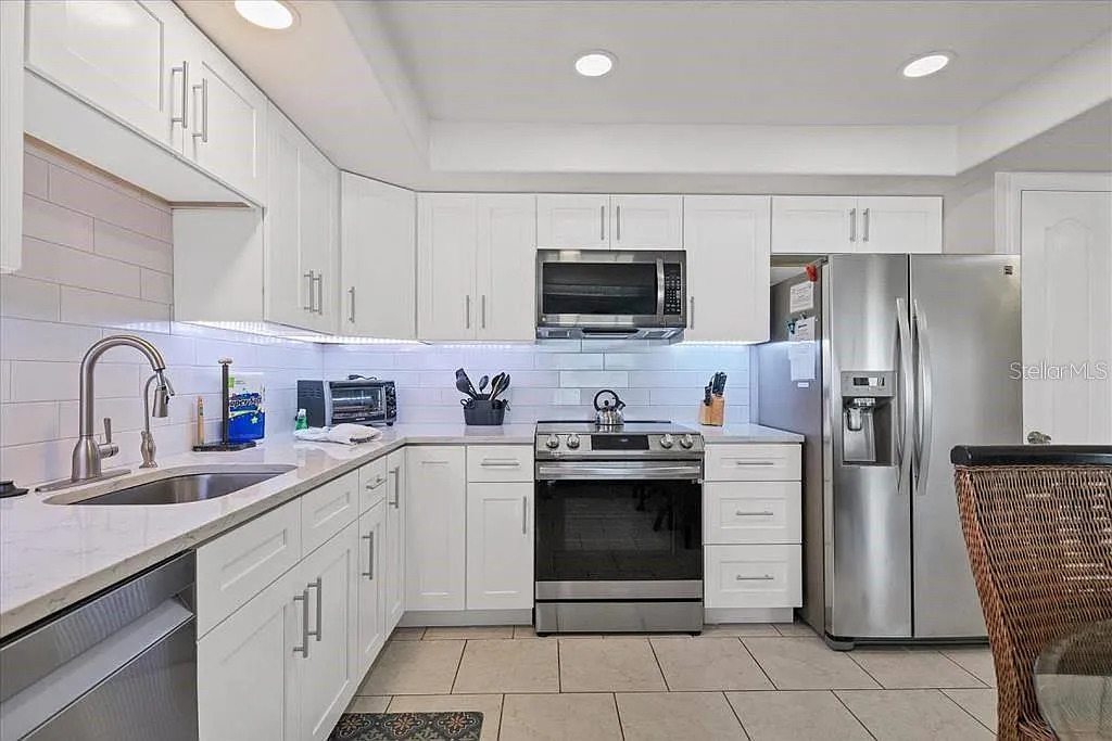 1 bed, 1.0 bath, 757 sqft, $8,070 — Photo 4