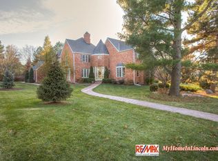 6033 The Knls, Lincoln, NE 68512