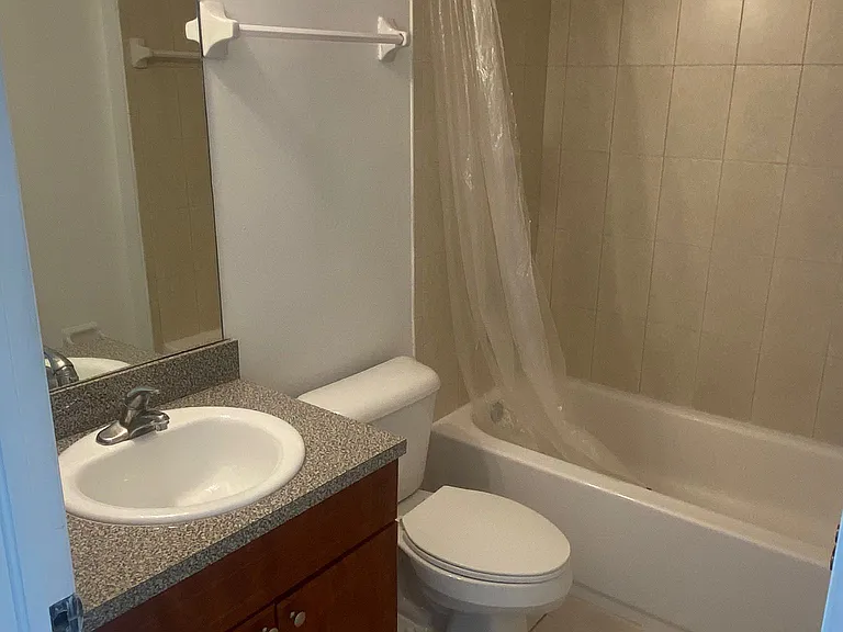 2413 W 78th St #204 — Photo 21