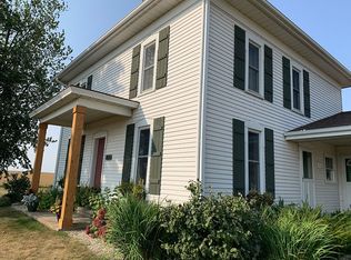 8554 S Daysville Rd, Franklin Grove, IL 61031