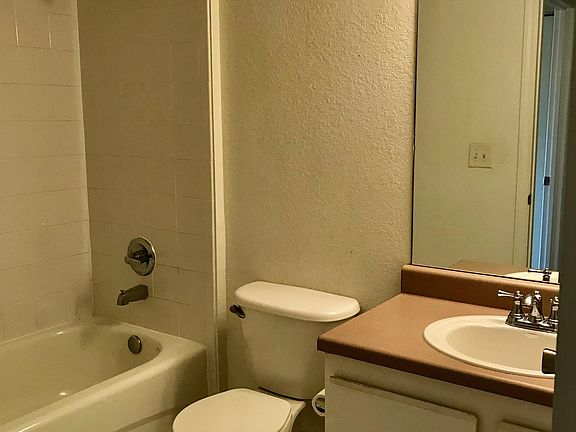 4th image of 181 SW Palm Dr #0