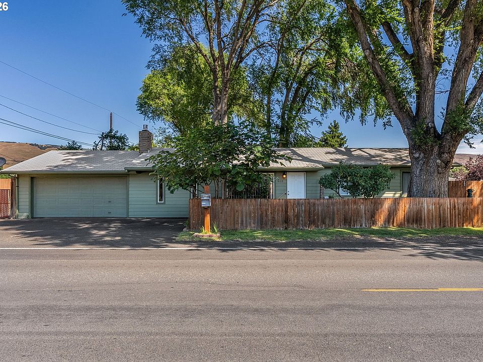 1st image of 903 Hostetler Way W