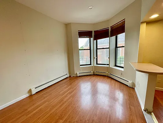 Rented by Ben Bay Realty Co | media 2