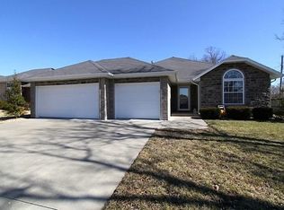 3994 S El Salvador Ave, Springfield, MO 65807