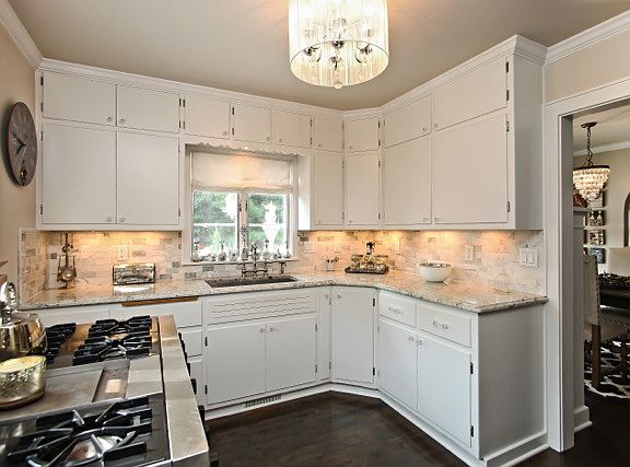 3rd image of 607 Oakwood Ave