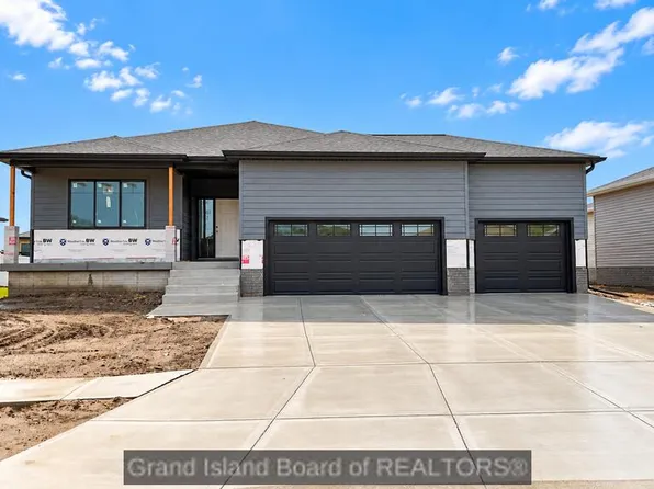 1444 Sagewood Ave, Grand Island, NE 68803