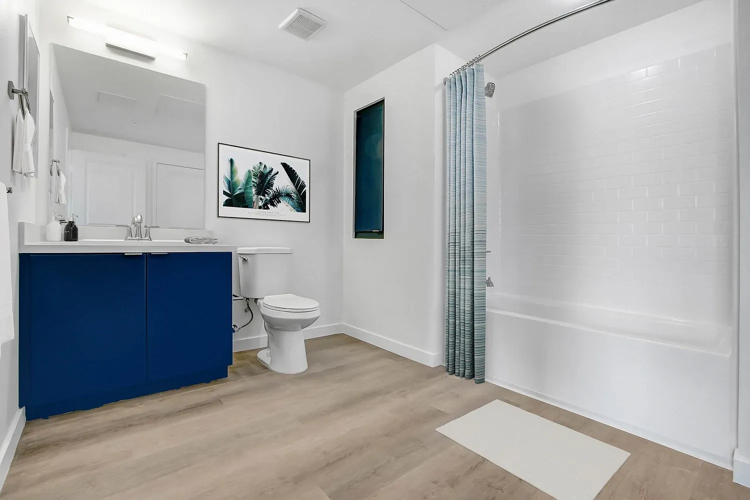 JB Center Apartments — Photo 3