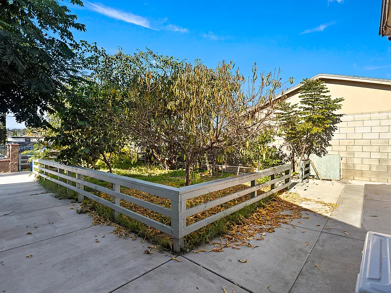 1832 S White Ave #B — Photo 18