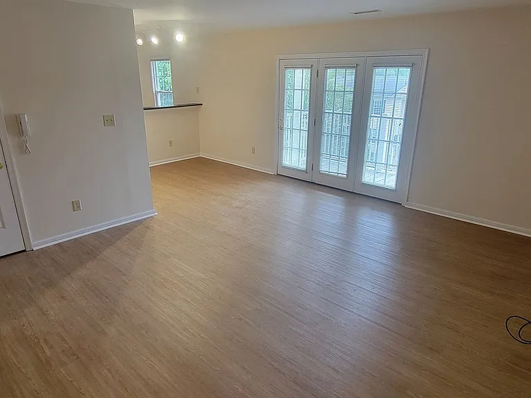 1356 Villa Way #E — Photo 11
