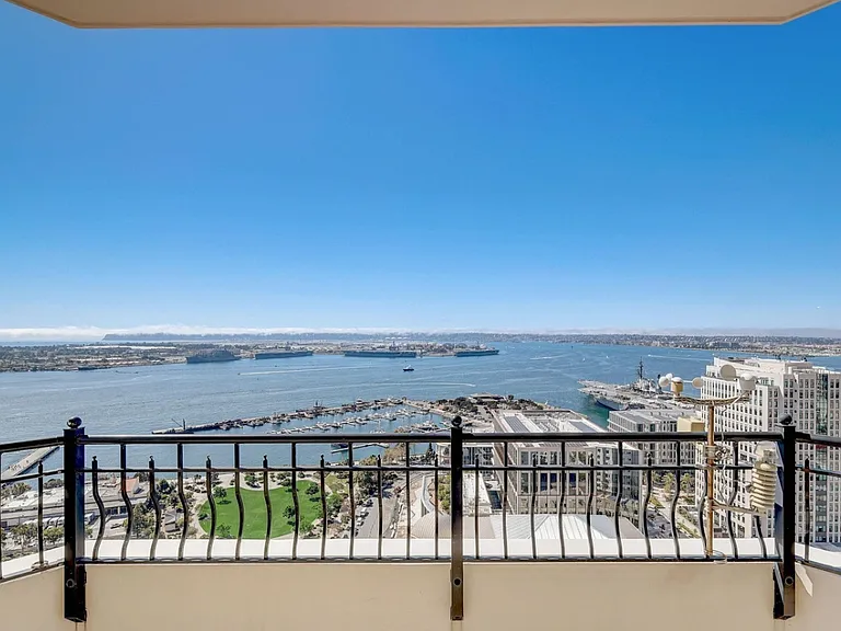700 W Harbor Dr W #2902 — Photo 55