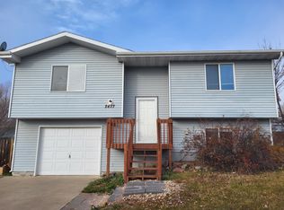 2427 Sprucewood St, Rapid City, SD 57703