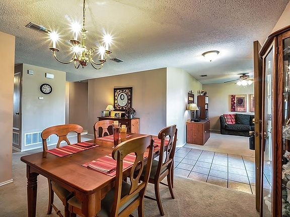 3rd image of 3014 Double Oak Dr