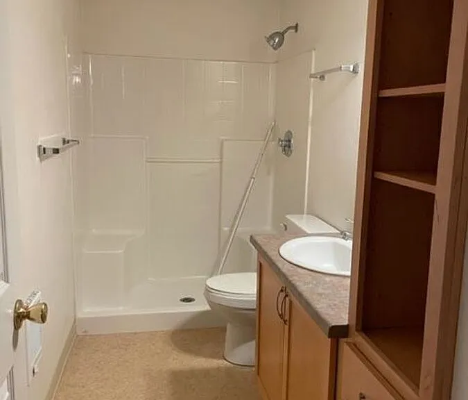 633 Airway Ave — Photo 3