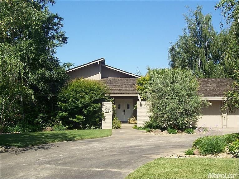 1st image of 19425 N Tami Ln