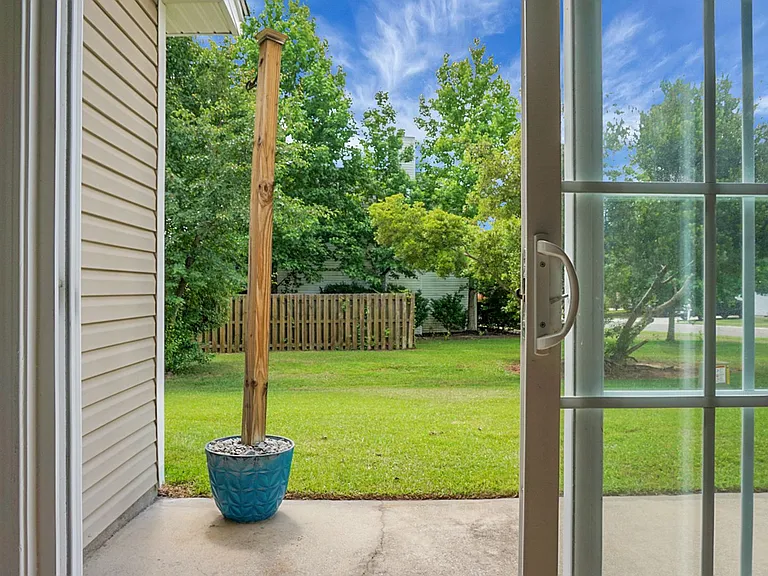 102 Lamplighter Ln — Photo 35