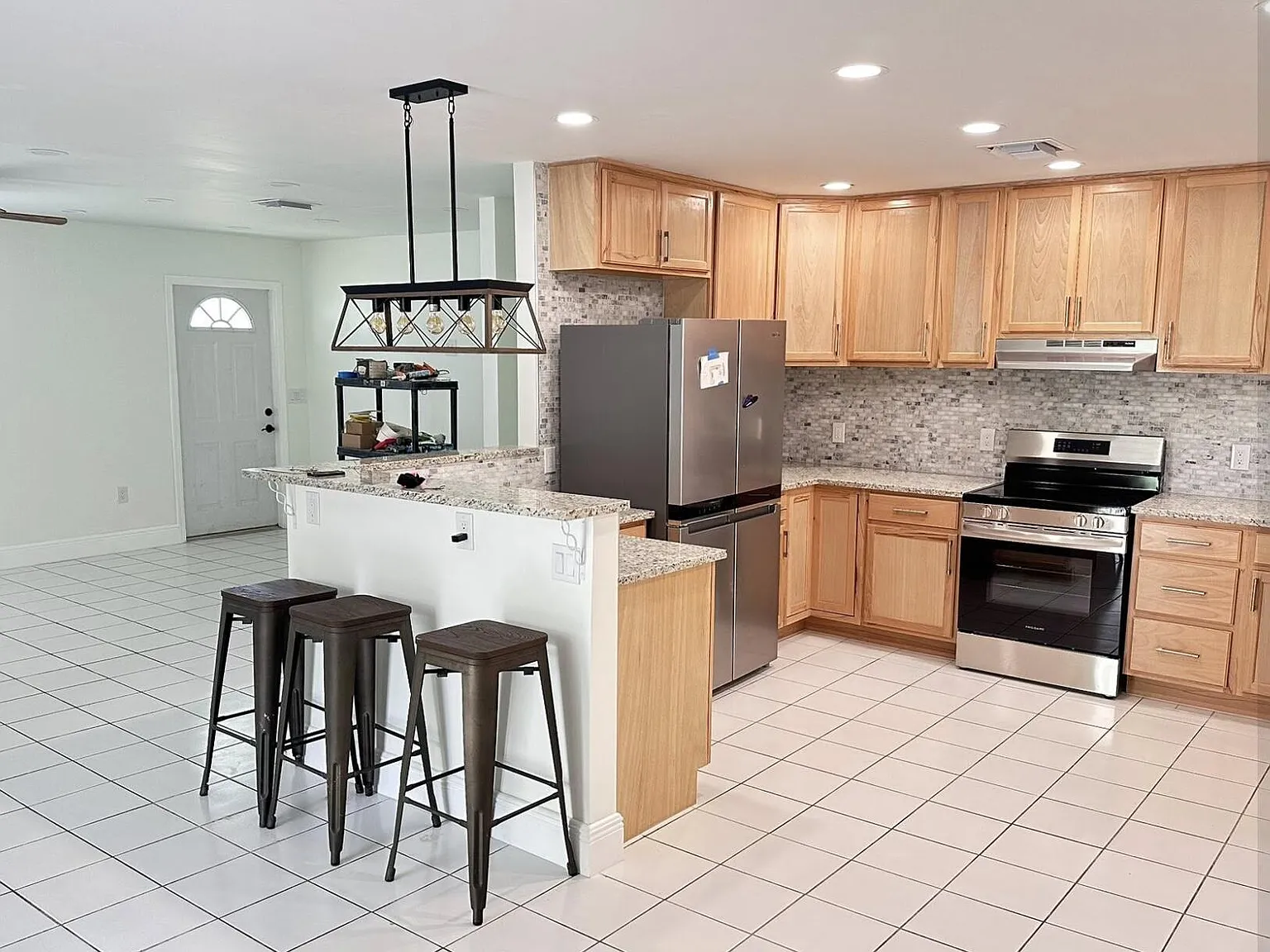 3 bed, 2.0 bath, 1232 sqft, $2,375 — Photo 4