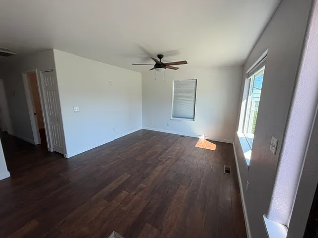 3 bed, 1064 sqft, $2,400 — Photo 3