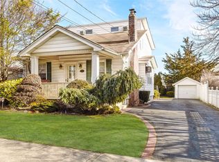 48 Harding Ave, Lynbrook, NY 11563