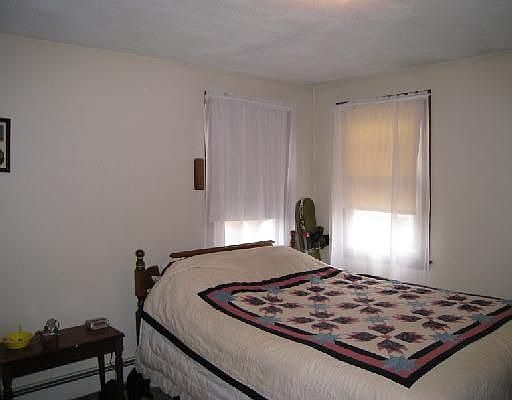 Walk to Meshanticut Lake