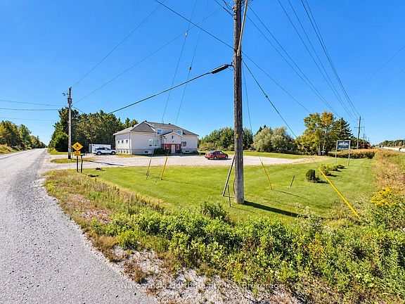 2nd image of 10 Green Bay Rd