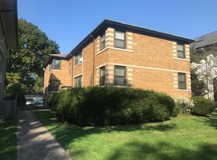 88 Kimbark Rd #1R, Riverside, IL 60546