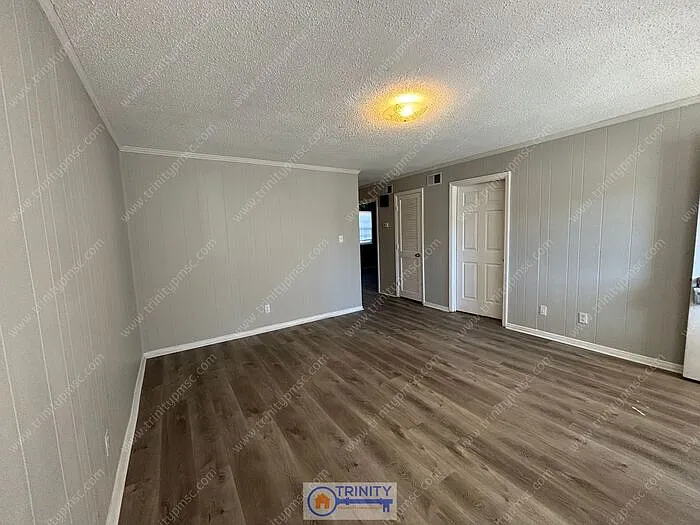 2 bed, 1.0 bath, 750 sqft, $750 — Photo 4