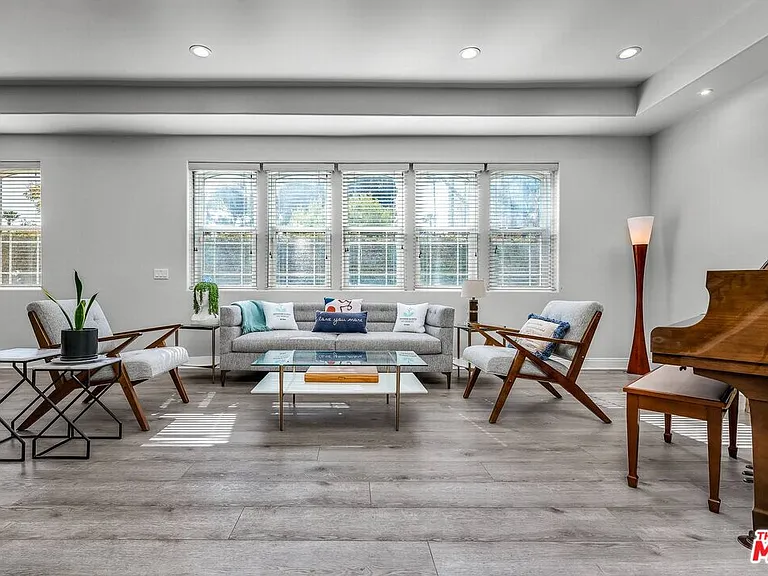 928 Harbor Crossing Ln — Photo 4