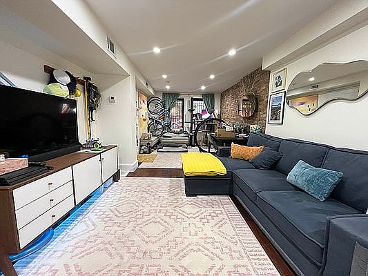 4th image of 1388 Bedford Ave