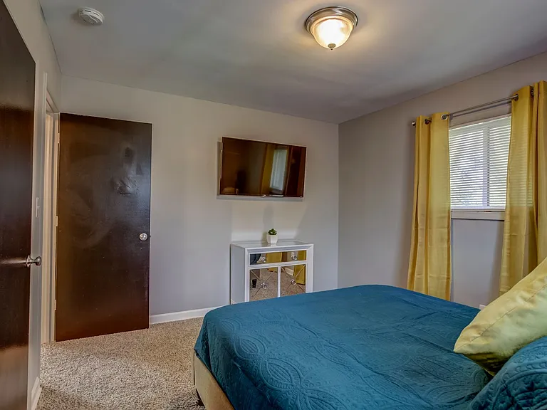 649 Maple Rd — Photo 16