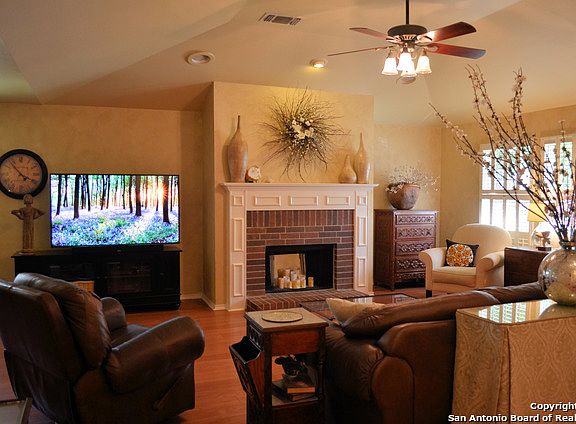 5th image of 6219 Stable Creek Dr