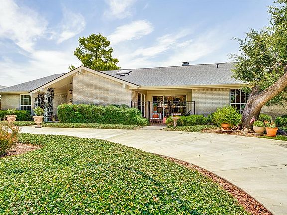 2nd image of 7132 La Cosa Dr