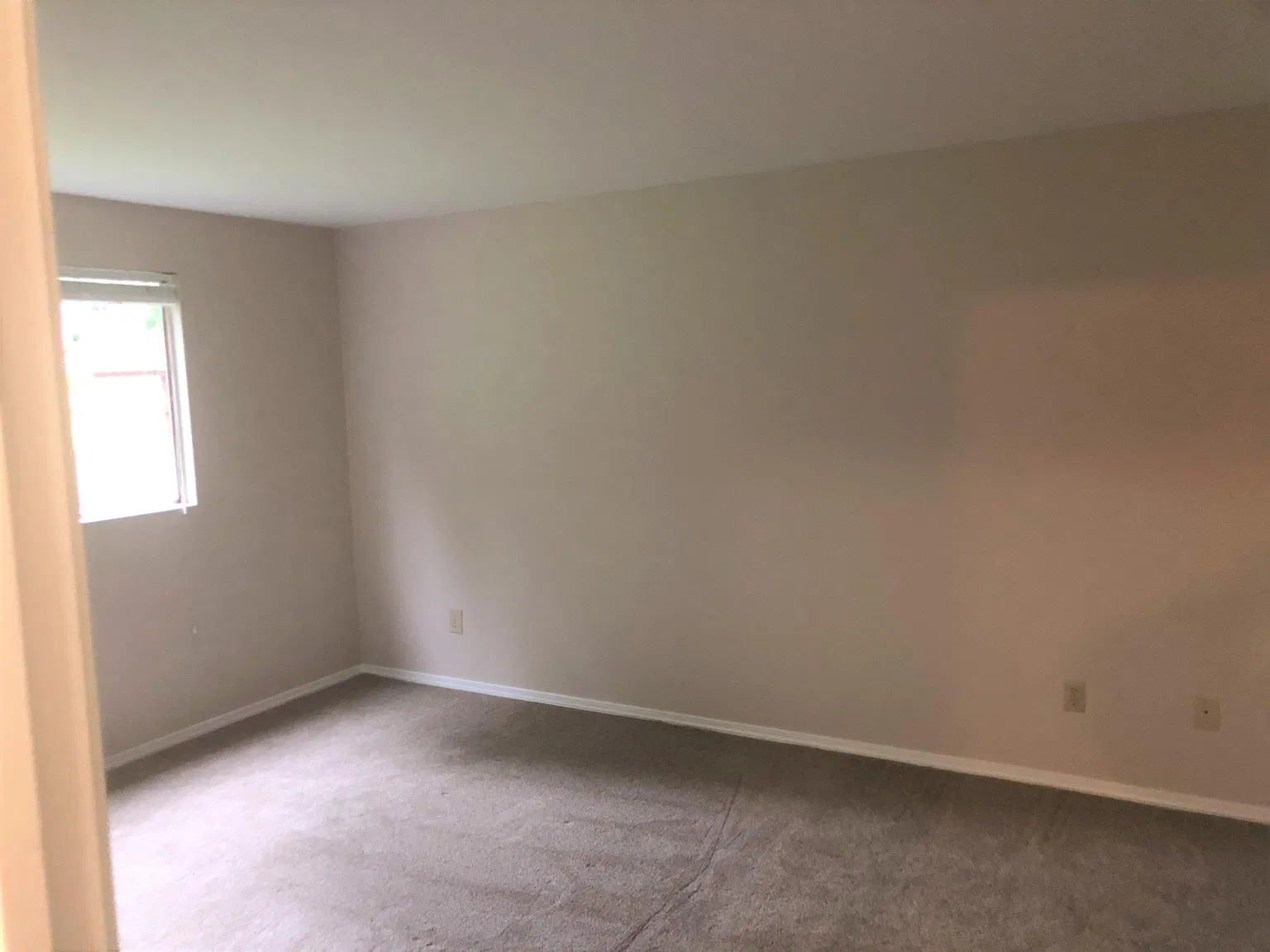 4 bed, 1931 sqft, $3,800 — Photo 2