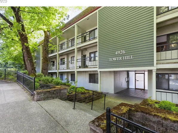 4926 S Corbett Ave APT 305, Portland, OR 97239
