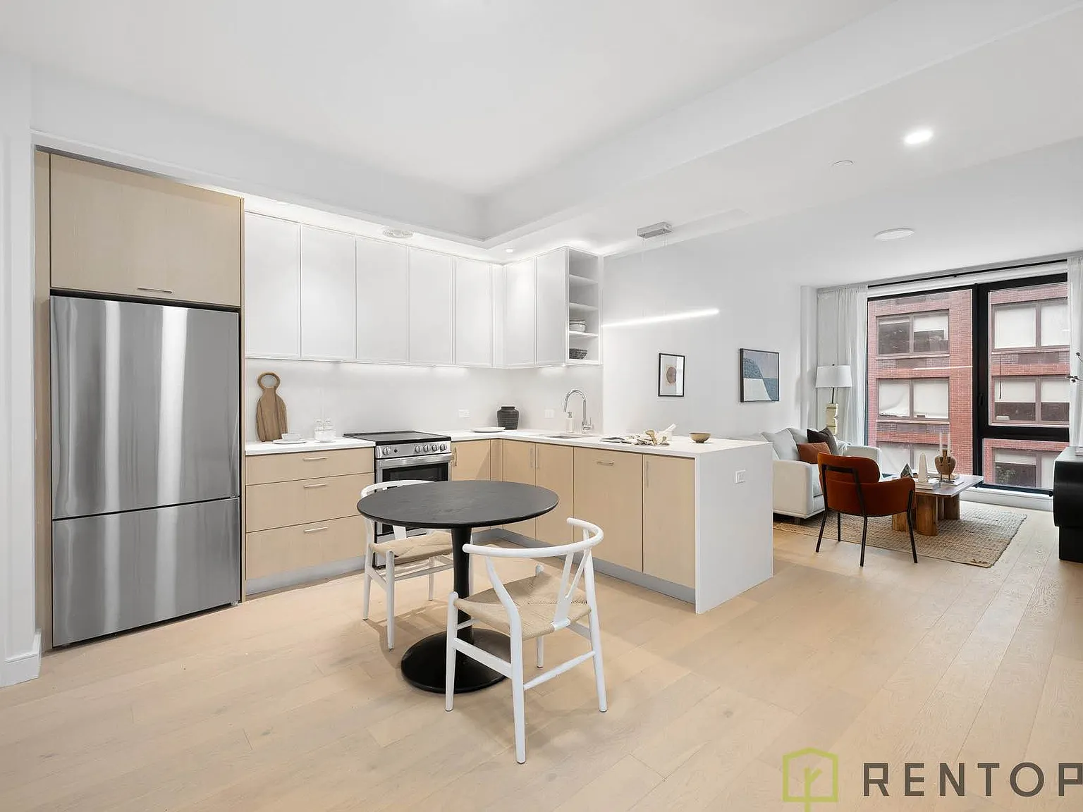 555 West 45th Street — Photo 2