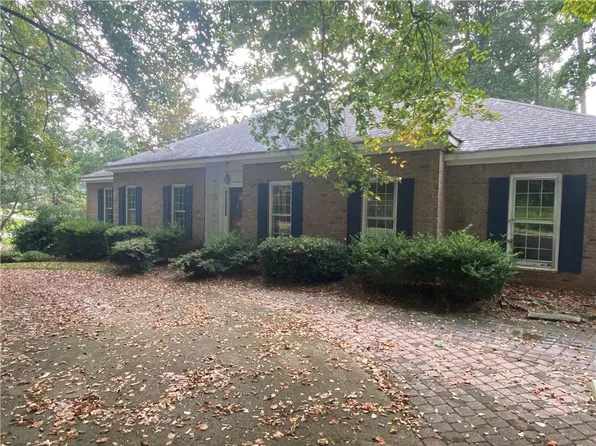 5071 Hampton Lake Dr, Marietta, GA 30068