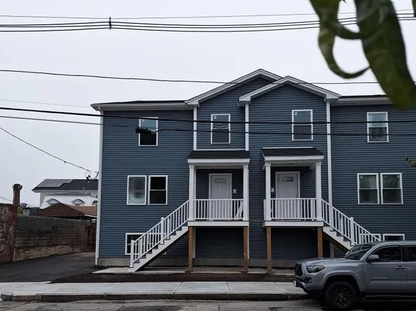 31 Hamilton St, Providence, RI 02907