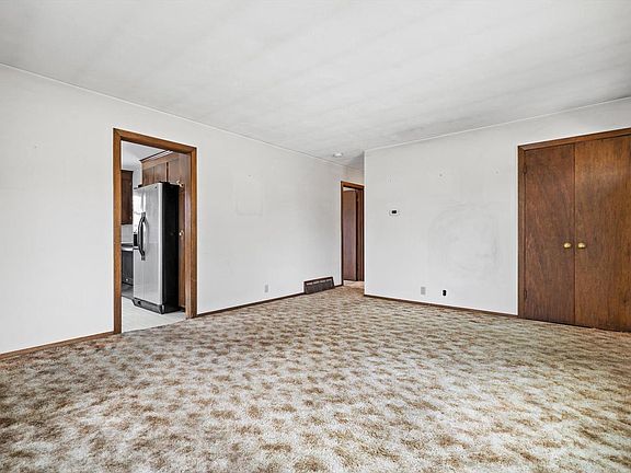5th image of 1815 Jupiter AVENUE
