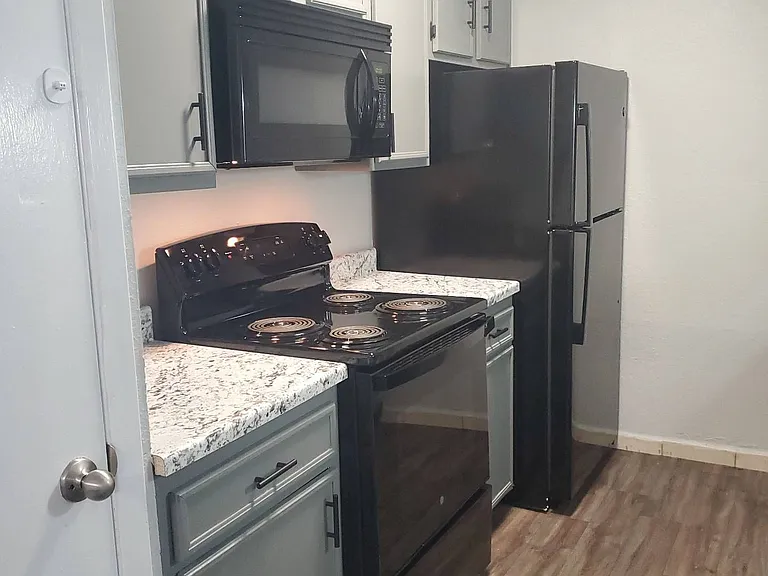 Cimarron Apartments — Photo 77