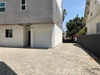 1141 1/2 Irolo St — Photo 14