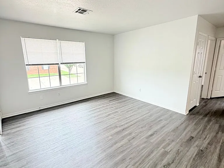 Buffalo Creek Apartment Homes — Photo 30