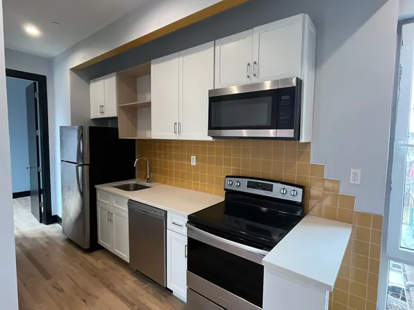 1847 Cross Bronx Expressway image 1 of 7