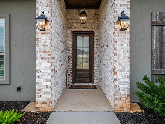 4th image of 256 Heritage Way