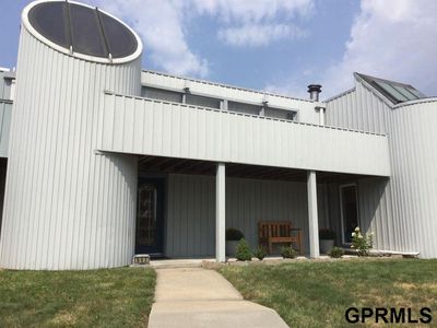 663 W Lakeshore Dr, Lincoln, NE, 68528