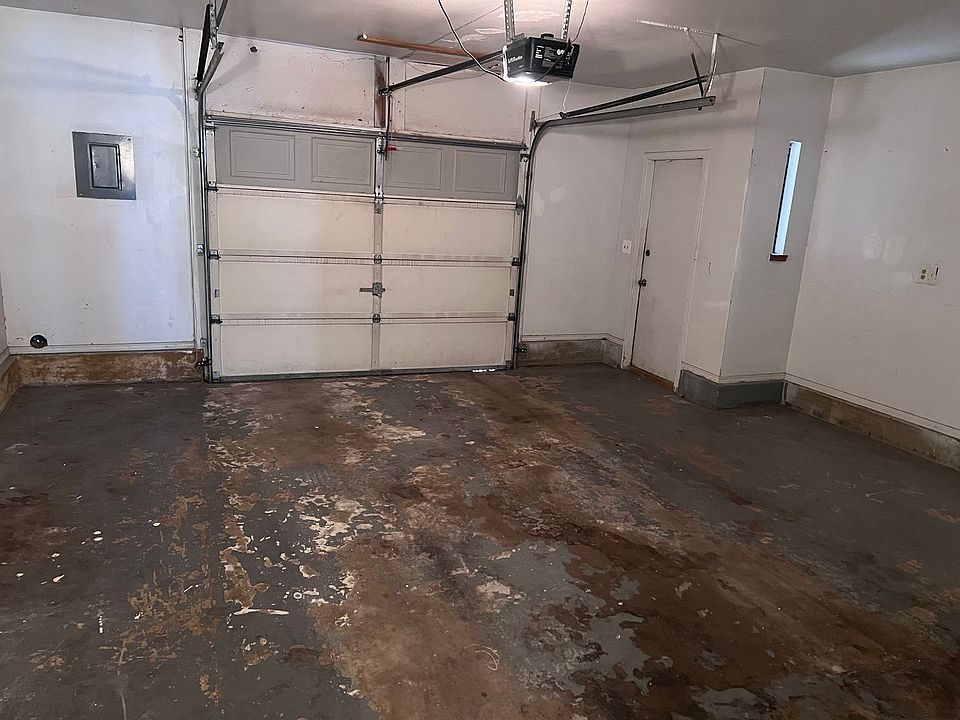 1st image of 1300 N Rockwell Ave